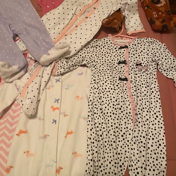 Bundle of 13 size 9 months girls pajamas/sleepers - Picture 8 of 9
